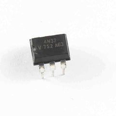 4N32 6-DIP (0.300", 7.62mm) OPTOCOUPLER PHOTODARL 500% 6DIP
